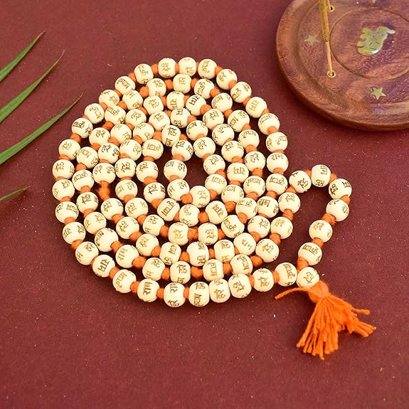 Tulsi Wood Carving of Hare Ram Hare Krishna Carving on White japa mala 108+1 Beads Japa Isckon Mala Devotional Jaap Mala Tulsi Wooden Chain (Hare Ram Hare Krishna) - Image 2
